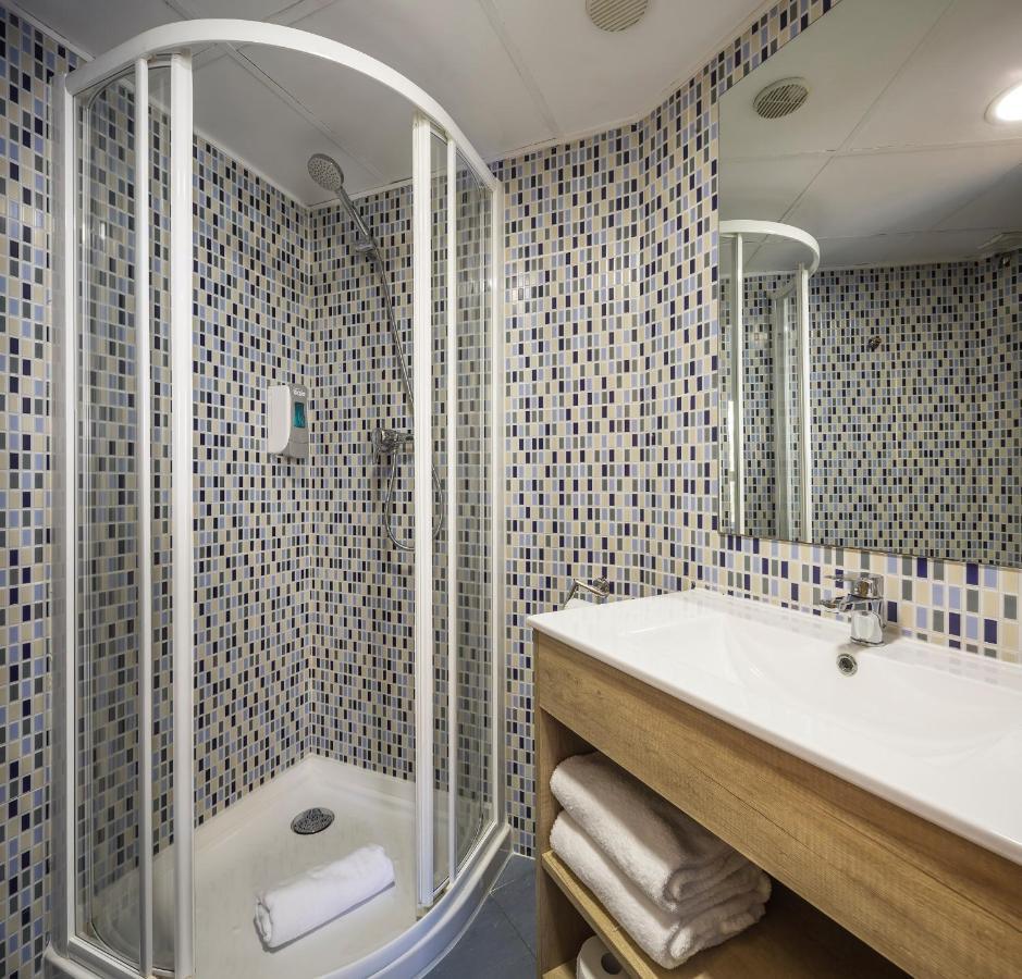 Mon Suites Carmen Valenza Esterno foto