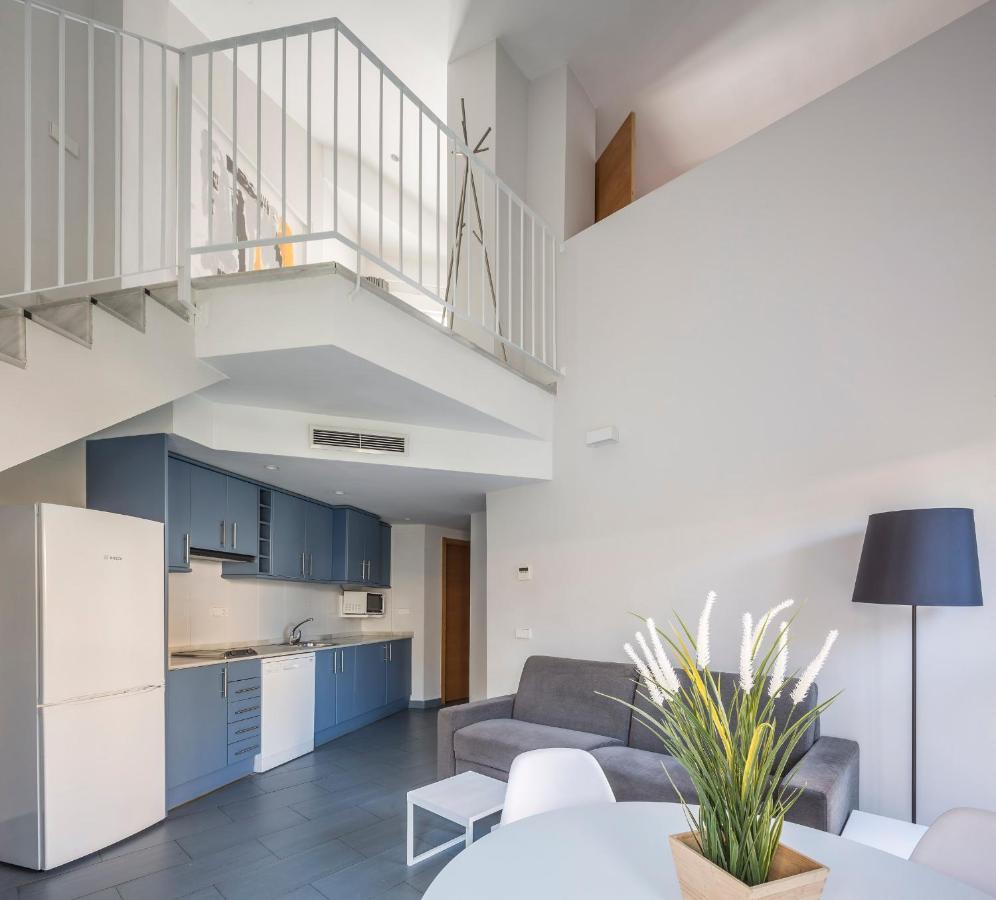 Mon Suites Carmen Valenza Esterno foto
