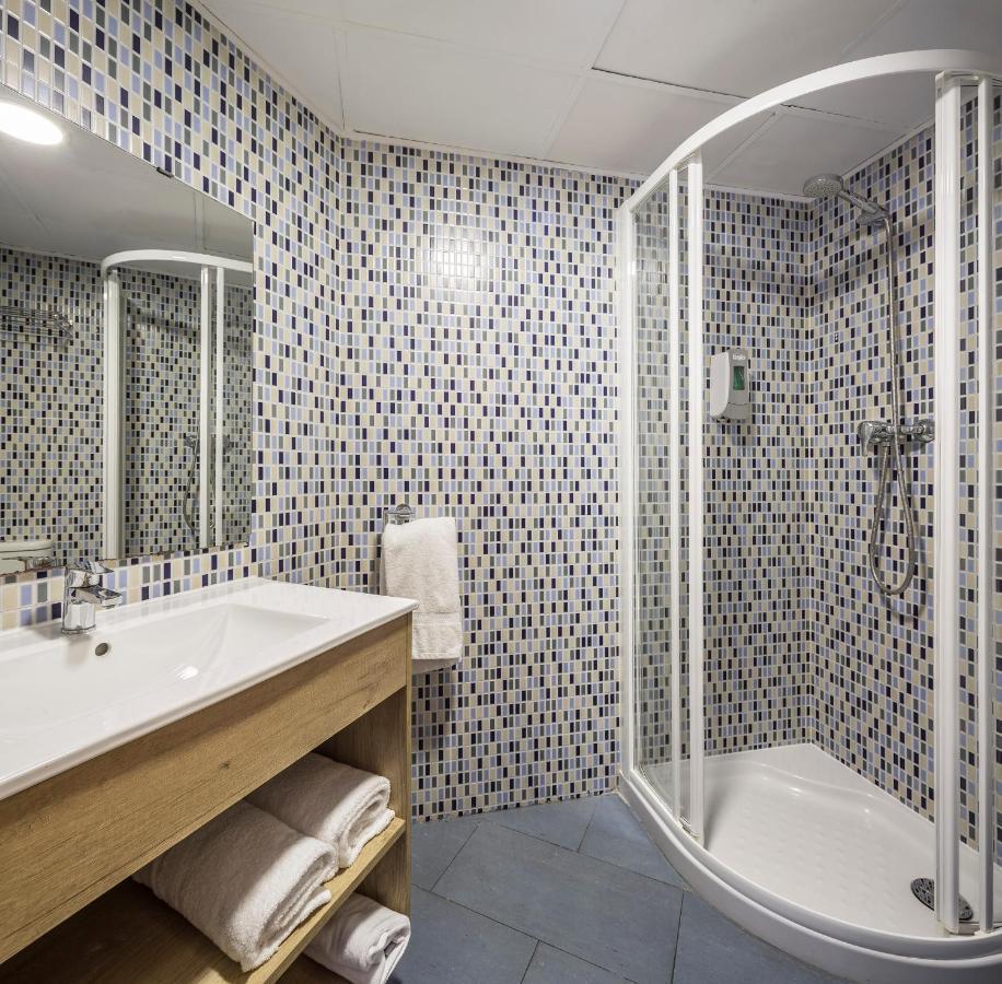 Mon Suites Carmen Valenza Esterno foto