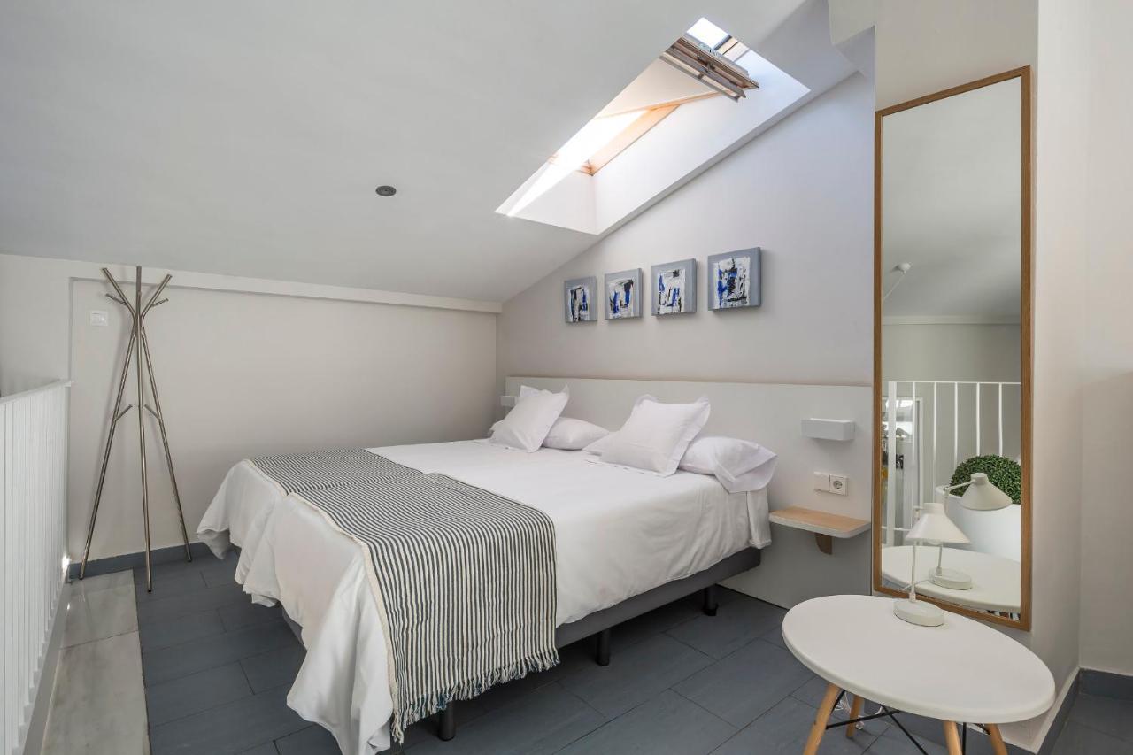 Mon Suites Carmen Valenza Esterno foto