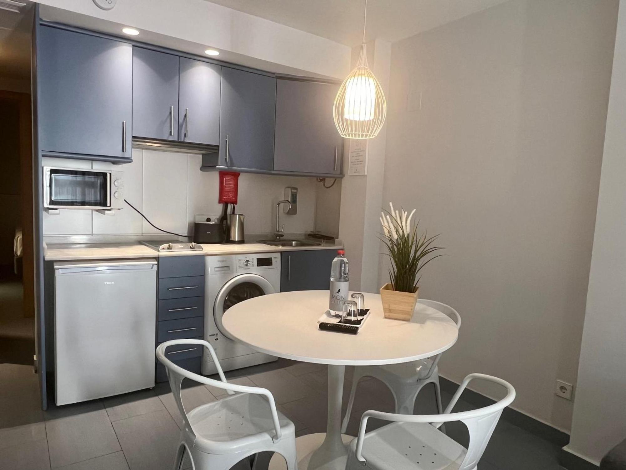 Mon Suites Carmen Valenza Esterno foto